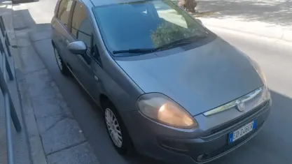 Usata Fiat Punto Active 69 CV (50 kW) 2010 Grigio Utilitaria