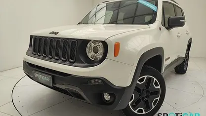 Usata Jeep Renegade Trailhawk 170 CV (125 kW) 2015 Bianco SUV