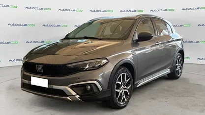 Usata Fiat Tipo Cross 131 CV (96 kW) 2021 Grigio Berlina