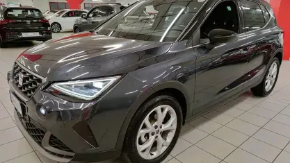Usata Seat Arona FR 116 CV (85 kW) 2025 Grigio scuro SUV