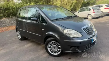 Usata Lancia Musa S 90 CV (66 kW) 2009 Grigio Monovolume