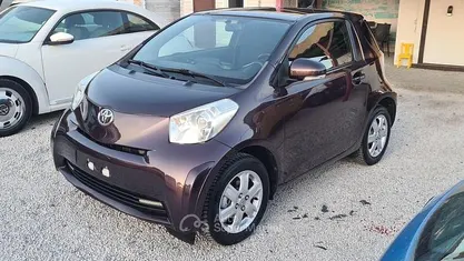 Viola Usata 2009 Toyota iQ Due volumi | 5900 € (Buon prezzo)
