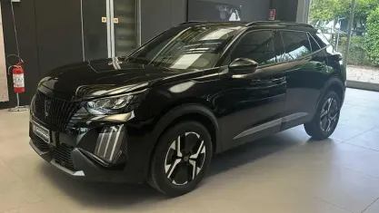 Usata Peugeot 2008 Allure 101 CV (74 kW) 2025 Nero SUV