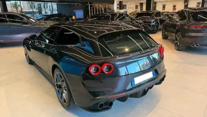 Usata Ferrari GTC4Lusso 609 CV (447 kW) 2018 Nero metallizzato Station wagon