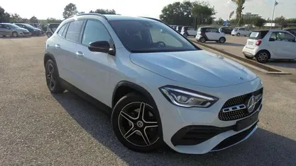 Bianco Usata 2022 Mercedes GLA200 AMG line SUV | 34.500 € (Buon prezzo)