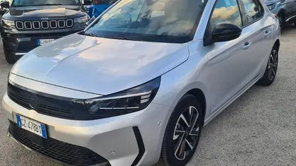 Usata Opel Corsa 100 CV (73 kW) 2025 Grigio Utilitaria