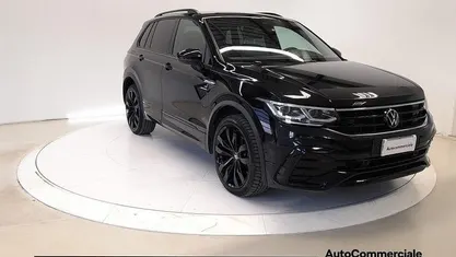 Usata VW Tiguan R-line 200 CV (147 kW) 2022 Nero SUV