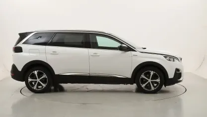 Usata Peugeot 5008 GT-line 131 CV (96 kW) 2020 Biancobianco SUV