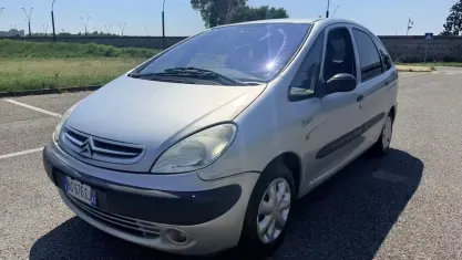 Usata Citroën Xsara Picasso 95 CV (69 kW) 2001 Grigio Monovolume