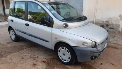 Usata Fiat Multipla 110 CV (80 kW) 2002 Grigio Monovolume