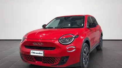 Usata Fiat 600 La Prima 101 CV (74 kW) 2025 Rosso passione SUV