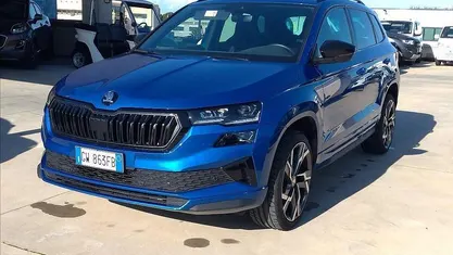 Usata Skoda Karoq SportLine 150 CV (110 kW) 2024 Blu SUV