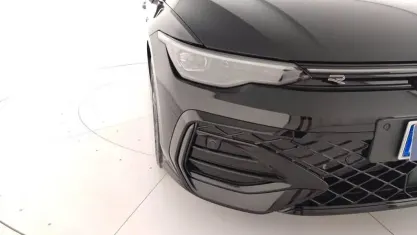 Nuova VW Golf VIII R-line 150 CV (110 kW) 2026 Nero metallizzato