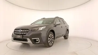 Usata Subaru Outback Premium 169 CV (124 kW) 2024 Grigio Station wagon
