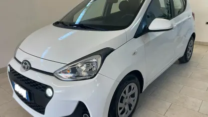 Usata Hyundai i10 67 CV (49 kW) 2017 Bianco Utilitaria