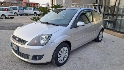 Usata Ford Fiesta 70 CV (51 kW) 2007 Utilitaria