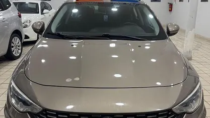 Usata Fiat Tipo Lounge 120 CV (88 kW) 2017 Oro Berlina