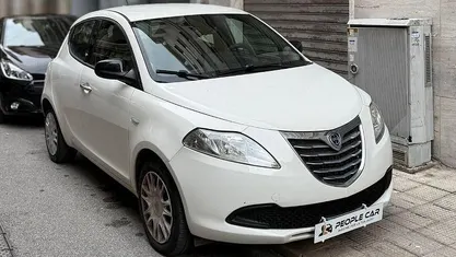 Bianco Usata 2012 Lancia Ypsilon Gold Due volumi | 5950 € (Buon prezzo)