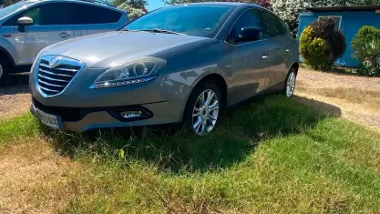 Usata Lancia Delta Gold 120 CV (88 kW) 2012 Grigio Utilitaria