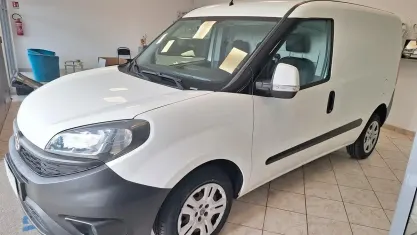 Usata Fiat Doblò 105 CV (77 kW) 2018 Bianco Monovolume