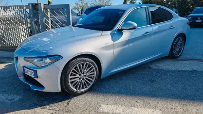Käytetty Alfa Romeo Giulia Ti 190 HP (139 kW) 2020 Harmaa Sedan