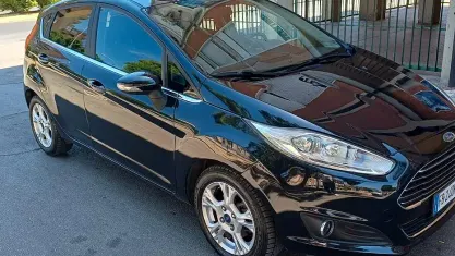 Usata Ford Fiesta Titanium 95 CV (69 kW) 2015 Nero Utilitaria