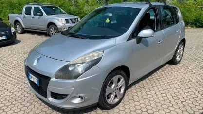 Usata Renault Scénic III XMOD 110 CV (80 kW) 2012 Grigio Monovolume