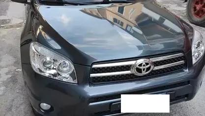 Usata Toyota RAV4 136 CV (100 kW) 2006 Grigio SUV