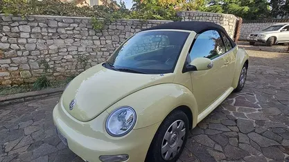 Usata VW New Beetle 75 CV (55 kW) 2003 Giallo Utilitaria