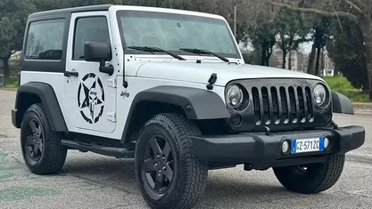 Usata Jeep Wrangler Sahara 284 CV (208 kW) 2014 SUV