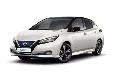 Usata Nissan Leaf Tekna 159 kW (217 CV) 2021 White pearl/black metallic Utilitaria