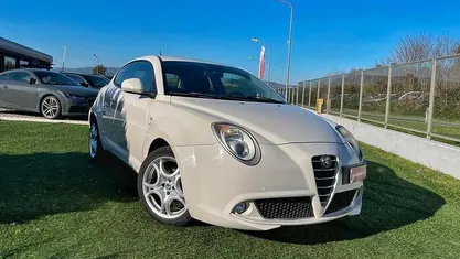Beige Usata 2009 Alfa Romeo MiTo Due volumi | 5000 € (Buon prezzo)