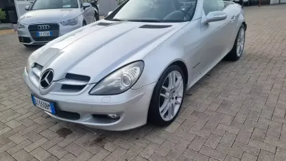 Usata Mercedes SLK200 163 CV (119 kW) 2007 Grigio Cabrio