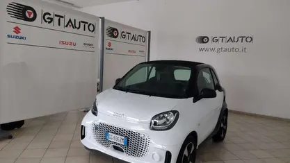 Usata Smart ForTwo Electric Drive Passion 41 kW (56 CV) 2021 Bianco tetto nero Coupé