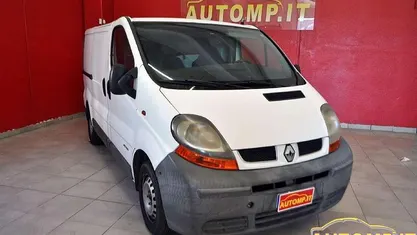 Usata Renault Trafic 99 CV (72 kW) 2003 Bianco Monovolume