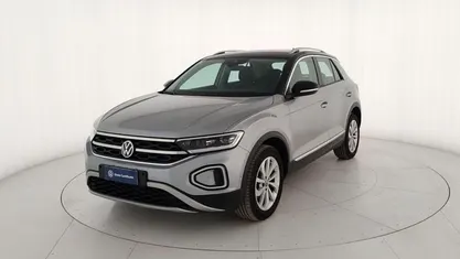 Usata VW T-Roc Style 116 CV (85 kW) 2025 Grigio metallizzato SUV