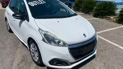 Usata Peugeot 208 75 CV (55 kW) 2016 Bianco Utilitaria