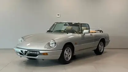 Usata Alfa Romeo Spider 106 CV (77 kW) 1991 Grigio Cabrio
