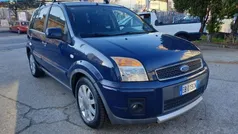 Blu Usata 2010 Ford Fusion Tre volumi | 3490 € (Buon prezzo)