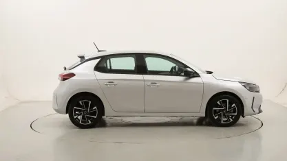 Usata Opel Corsa 101 CV (74 kW) 2025 Argentoargento Utilitaria