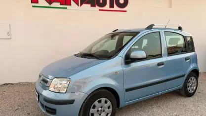 Usata Fiat Panda Dynamic 69 CV (50 kW) 2011 Bluazzurro Utilitaria