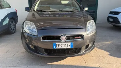 Usata Fiat Bravo Easy 105 CV (77 kW) 2013 Marrone Utilitaria