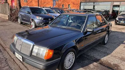 Usata Mercedes E200 122 CV (89 kW) 1989 Berlina