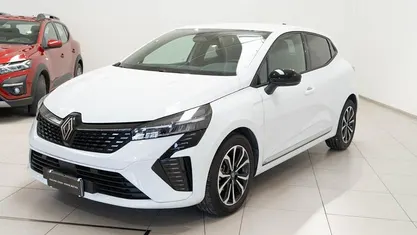 Usata Renault Clio V Techno 90 CV (66 kW) 2024 Berlina