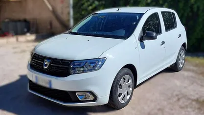 Usata 2020 Dacia Sandero Comfort Due volumi | 10.950 € (Buon prezzo)