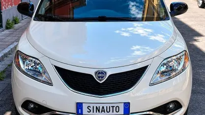 Usata Lancia Ypsilon 85 CV (62 kW) 2016 Bianco Utilitaria