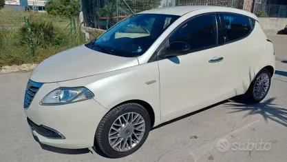 Usata Lancia Ypsilon S 95 CV (69 kW) 2012 Beige Utilitaria