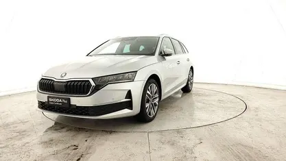 Usata Skoda Octavia Style 150 CV (110 kW) 2025 Argento Station wagon