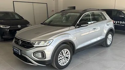 Usata VW T-Roc Life 150 CV (110 kW) 2025 Argento SUV
