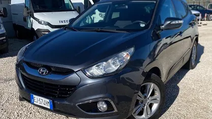 Grigio Usata 2011 Hyundai ix35 Comfort SUV | 6989 € (Buon prezzo)